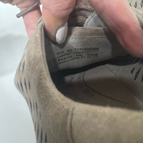 Dansko Tan Leather laser Cut Sneakers Womens Sz 40 Exc Cond - Picture 6 of 8